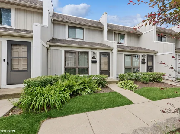 562 Pheasant Ct, Grayslake, IL 60030