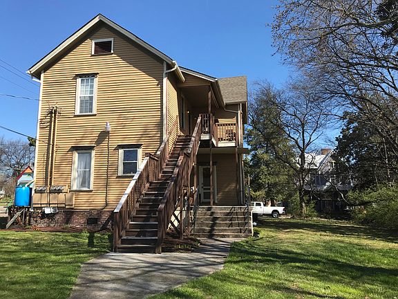 3rd image of 1020 Oak Ave