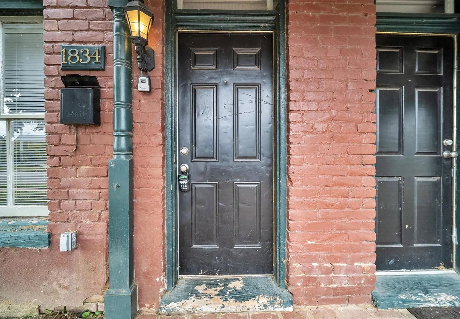 3 bed, 2.0 bath, 1502 sqft, $2,300 — Photo 3