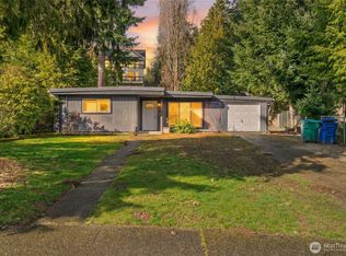 3012 SW 102nd St, Seattle, WA 98146