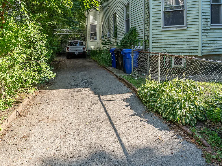 86 Brook St #1 — Photo 34