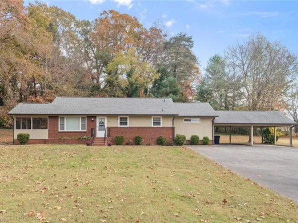 199 Tipperary Ln, Winston Salem, NC 27104