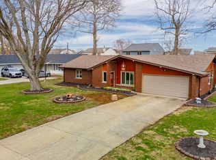 6604 Robinhood Dr, Anderson, IN 46013