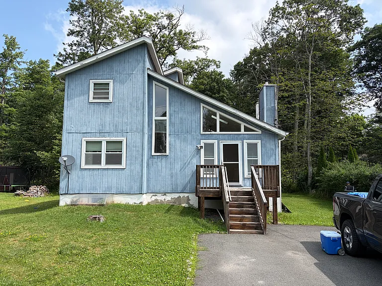 3149 Hamlet Dr — Photo 3