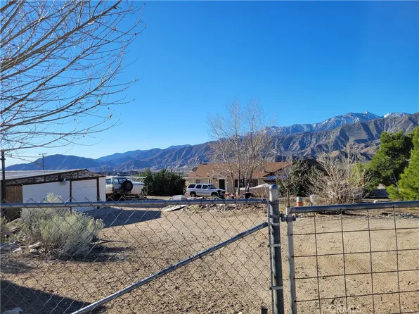 6425 Meadowlark Rd, Phelan, CA 92371