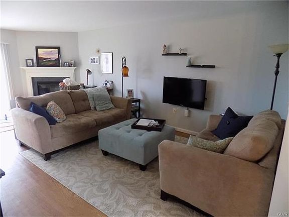 3rd image of 7057 Hunt Dr