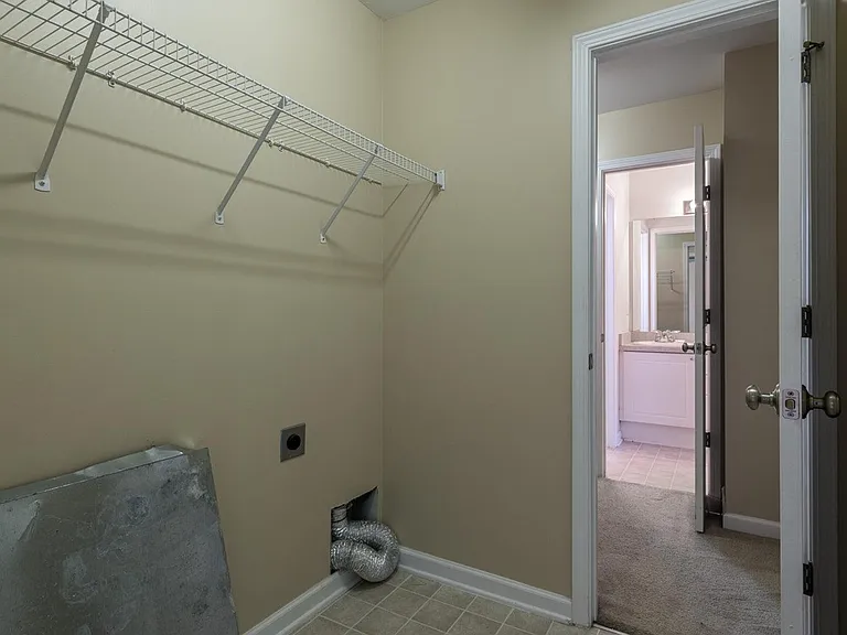 104 Hutson Ln — Photo 23