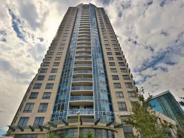 330 Burnhamthorpe Rd W, Mississauga, ON