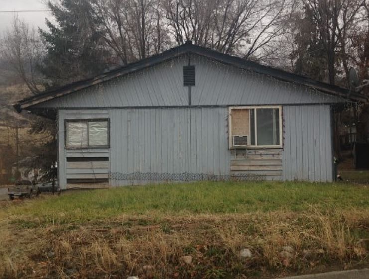 2nd image of 119 N Main St