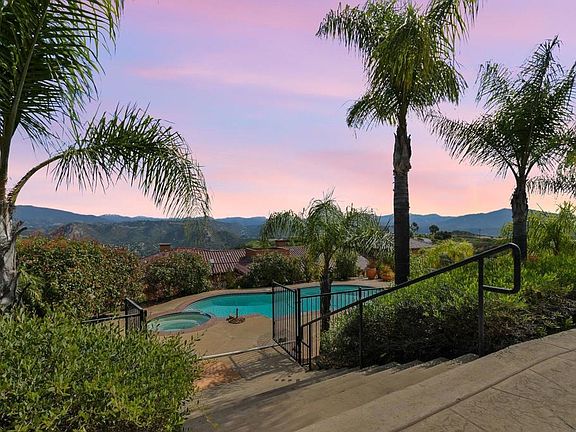 5th image of 164 Dawn View Way