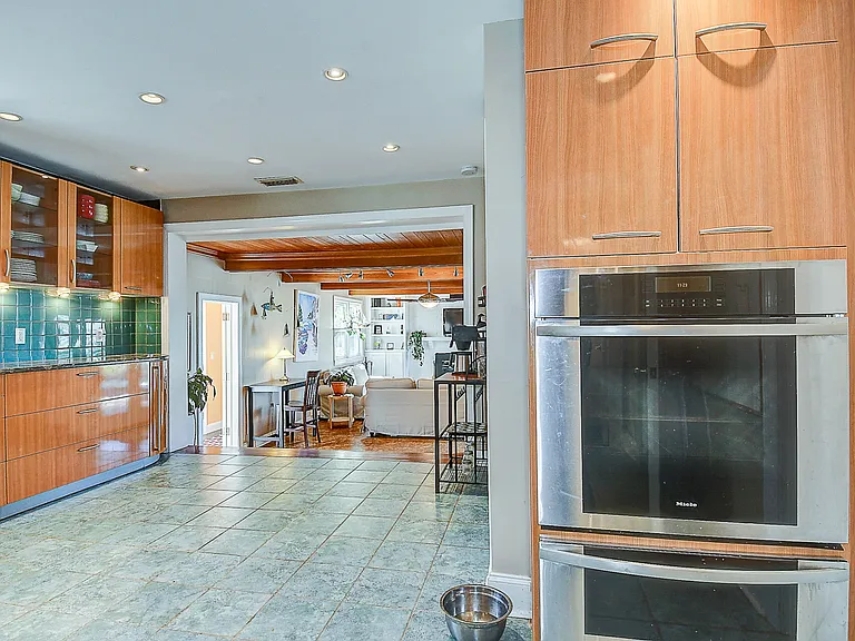 6037 River Road Point — Photo 30