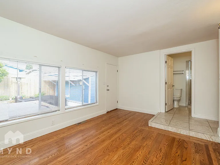 5914 Marshall St — Photo 13