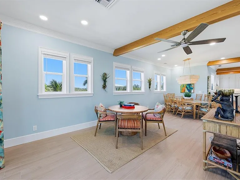 115 Aqua Ln — Photo 22
