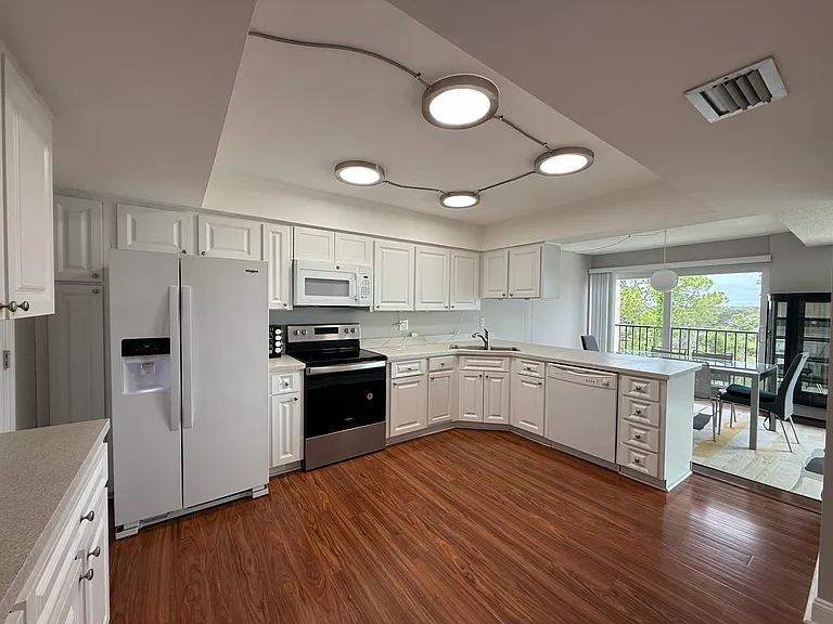 225 Country Club Dr #1506 — Photo 3