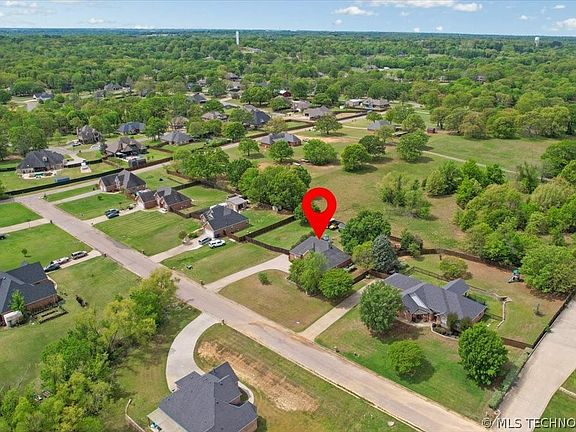 2nd image of 85 Brooke Ln