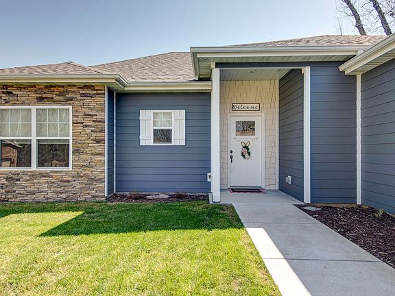 3rd image of 183 Three Pines Circle