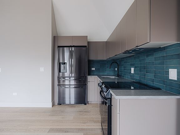 4th image of 2228 N Kedzie Blvd #301