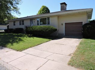 4075 Sheffield Ct, Decatur, IL 62526