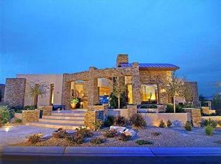 38 Hawk Ridge Dr, Las Vegas, NV 89135