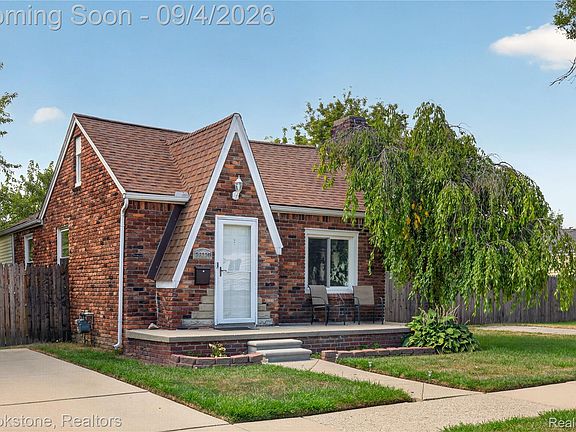 2nd image of 26227 Clancy St