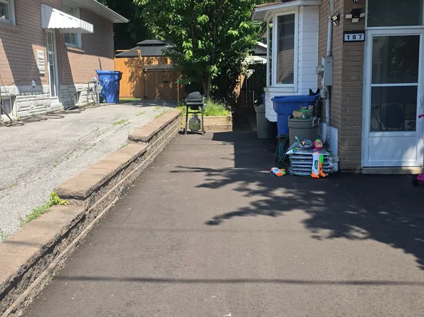 187 Septonne Ave, Newmarket, ON L3Y 2W5