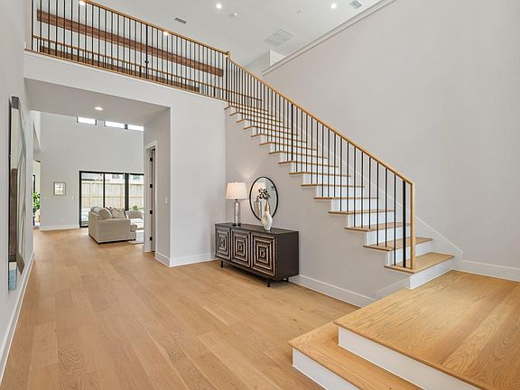 3rd image of 7311 Jalna St