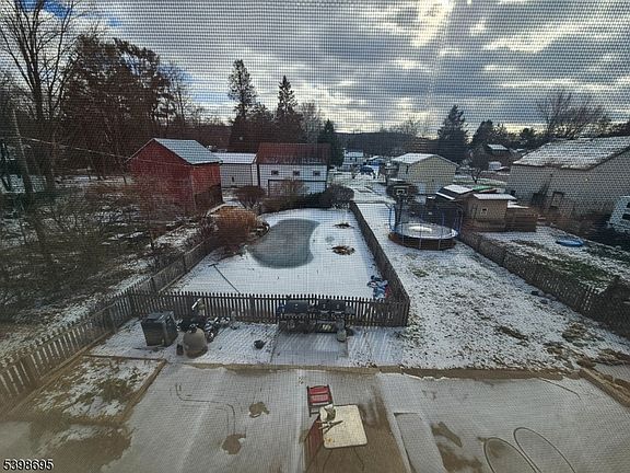 4th image of 608 3rd St