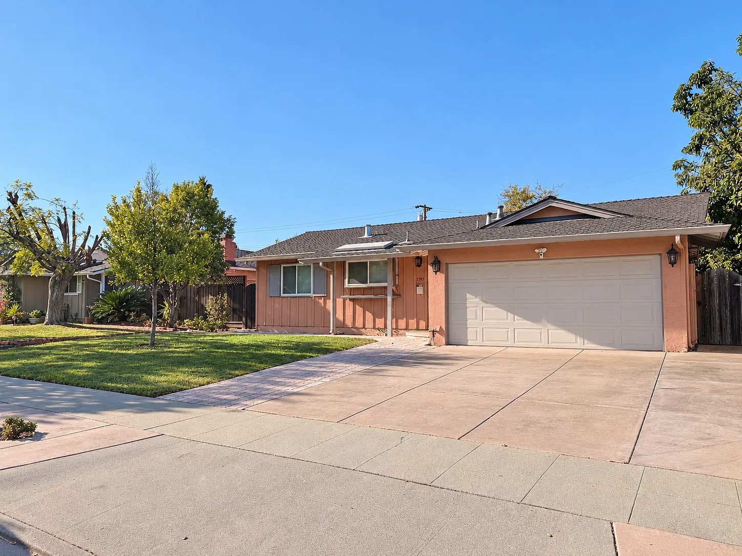 4 bed, 1408 sqft, $4,950 — Photo 1