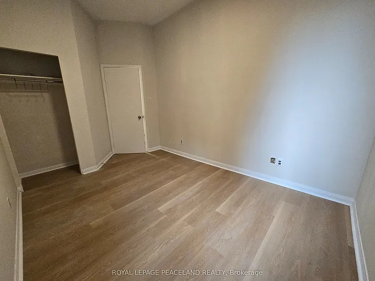 558 Spadina Cres #2 — Photo 9