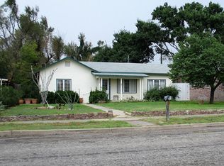 206 W Avenue A, Alpine, TX 79830