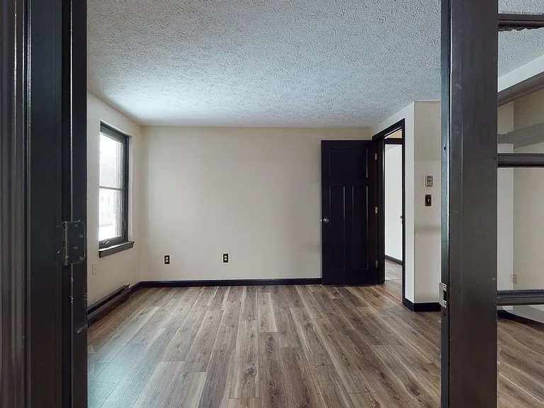 Beacon Court — Photo 16