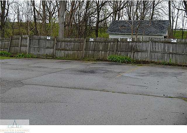 2nd image of 423 Pearl St