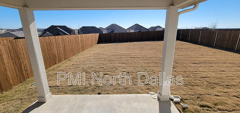 2633 Oneida Ln — Photo 5