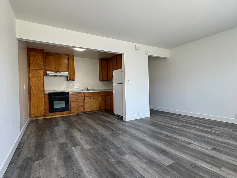 2541 Folsom St #4 — Photo 3