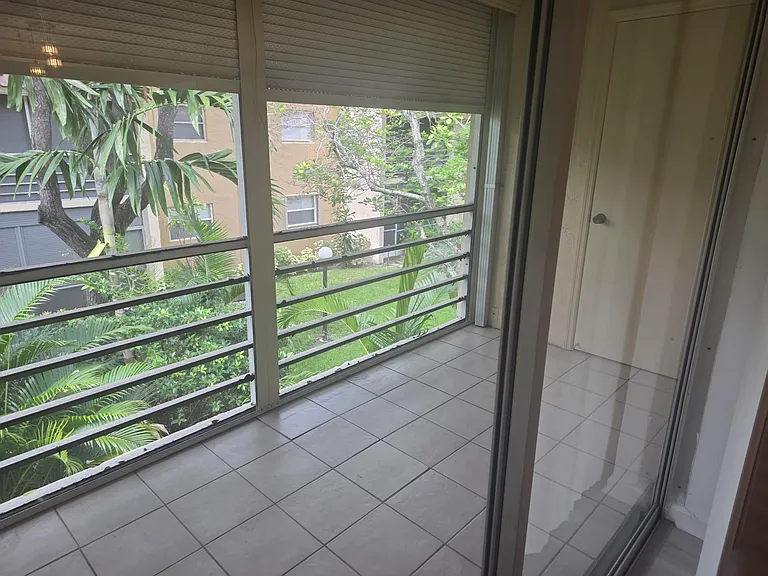 959 SE 2nd Ave #204 — Photo 4