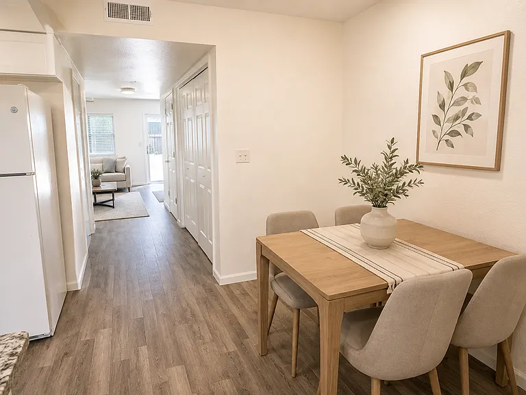 2225 S Lee Ave — Photo 13