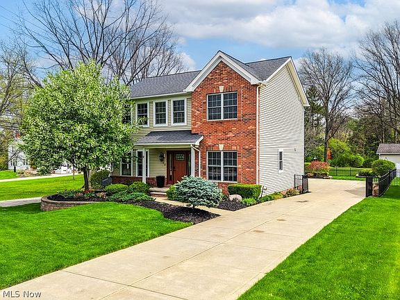 2nd image of 6325 Brecksville Rd