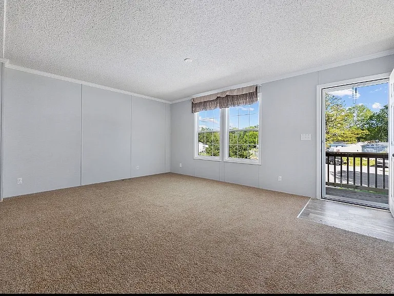 8376 Huntington Ct — Photo 5