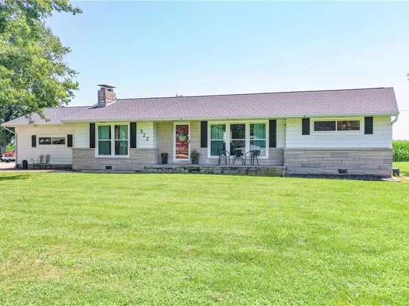 322 E Cumberland Rd, Brownstown, IL 62418