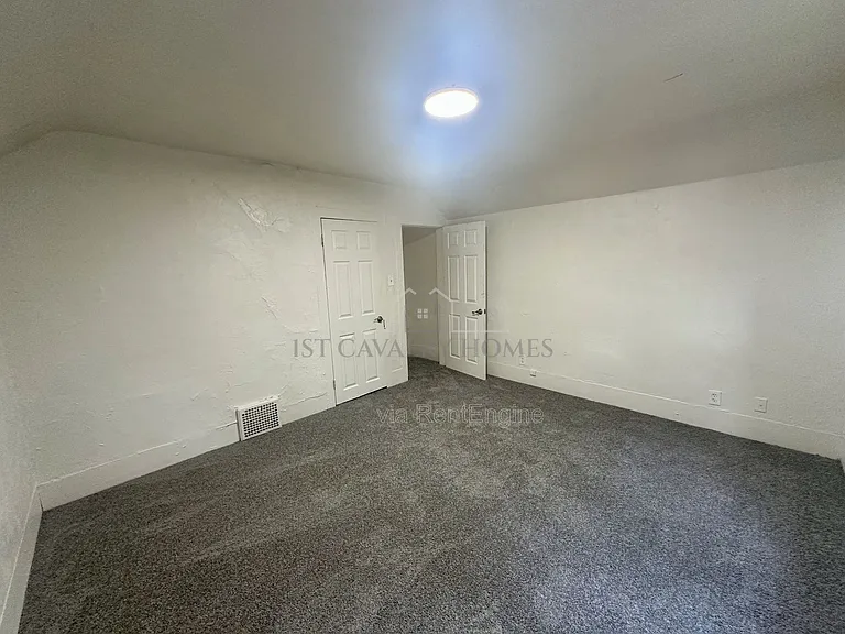 251 Arch St — Photo 10