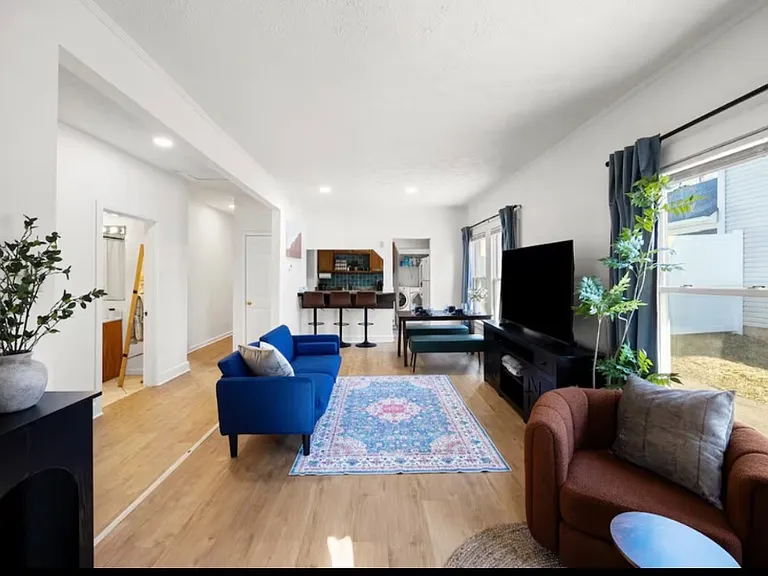 107 Westwood Dr — Photo 1