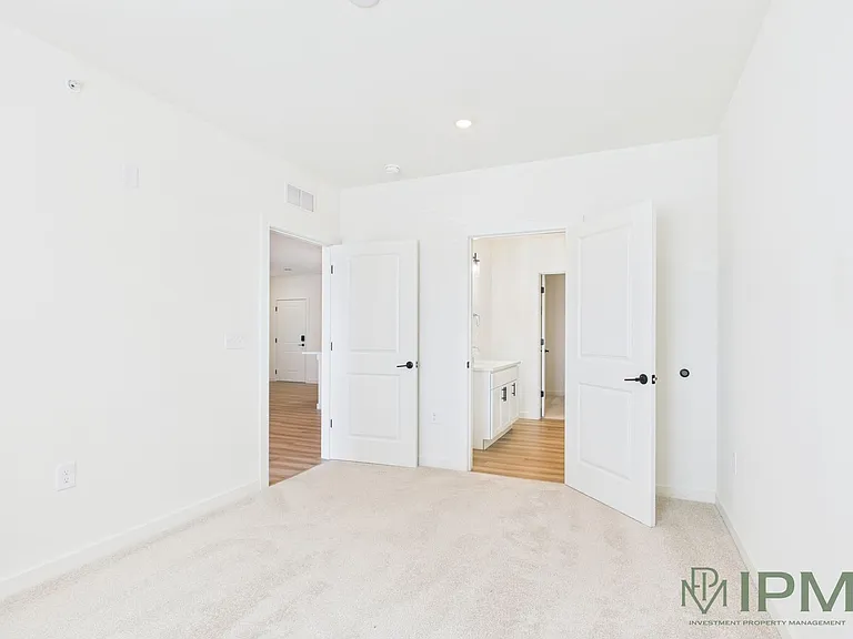 The Flats at Hampden — Photo 38