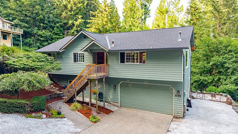 4th image of 654 Crest Lane
