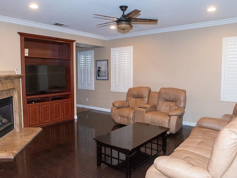 Sunshine Ave — Photo 14