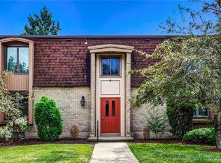 135 Charter Oaks Dr APT 1, Amherst, NY 14228