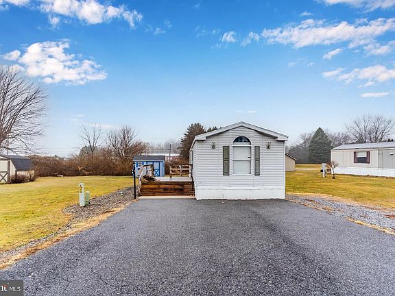 3rd image of 79 Lenwood Park #79