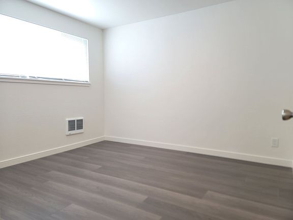 5th image of 309 5th Ave APT 5