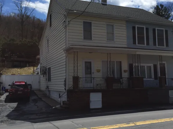 65 Mount Olive Blvd, Shenandoah, PA 17976