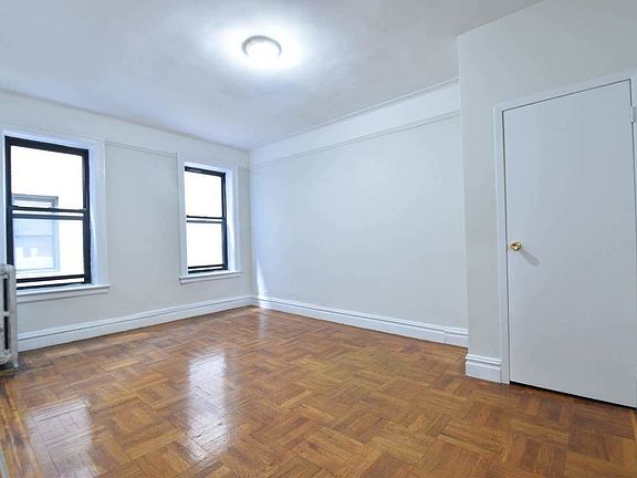 4th image of 56 Bennett Ave #3D