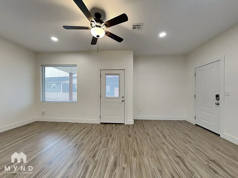 5760 E Bristol St #5760 — Photo 15